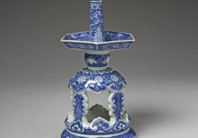 图片[2]-Candlestick with floral decoration in underglaze blue, Ming dynasty, Wanli reign (1573-1620)-China Archive